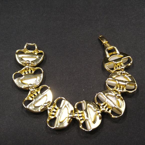 Coro White Moonglow Lucite Half Moon Bracelet, Gold Plated, 1950s Vintage - Picture 6 of 10